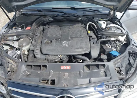 2014 Mercedes-Benz C 300 Sport 4Matic z USA, uszkodzony, nr VIN WDDGF8AB4ER304789